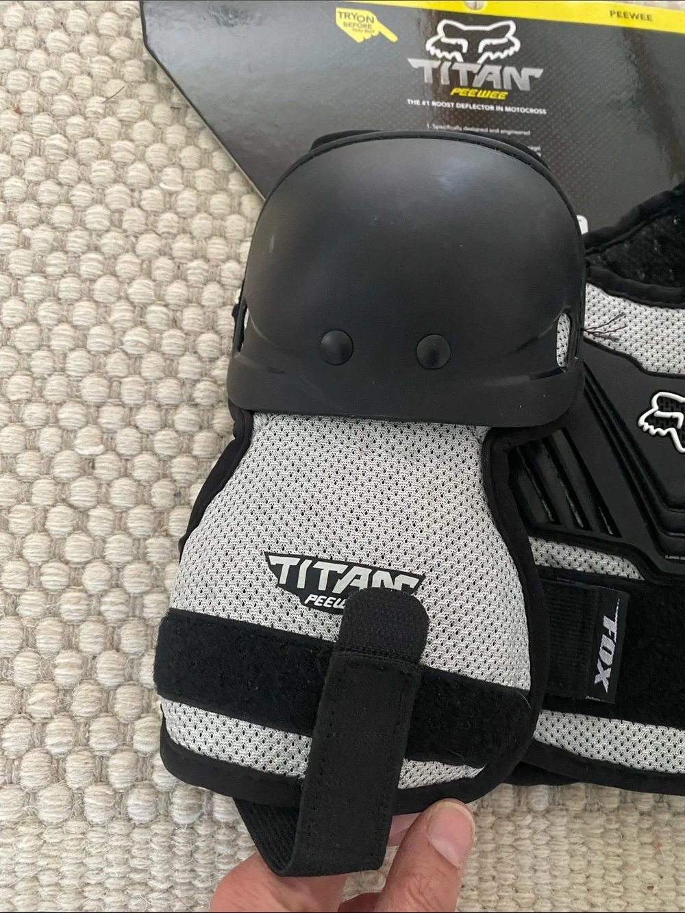 NWT! Fox peewee titan roost deflector Protective Chest Guard